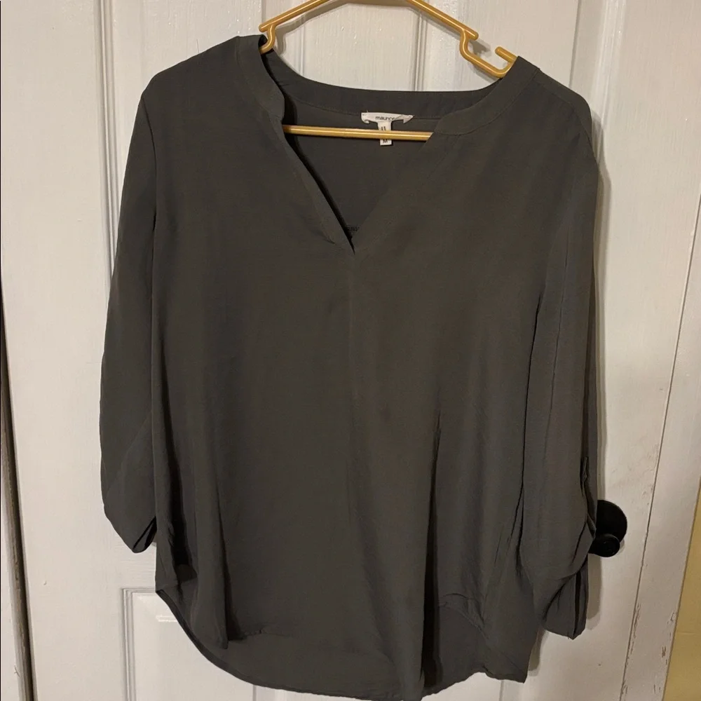 Lot of Maurice’s work wear tops all M except black top is small - Picture 2 of 10